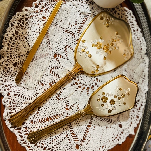 Elegant Gold Floral Hair Accessory Set - Picture 2 of 4